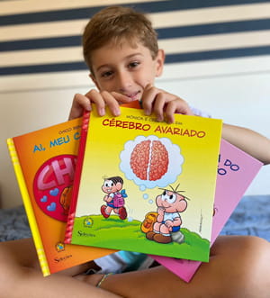 foto-crianca-lendo-livro