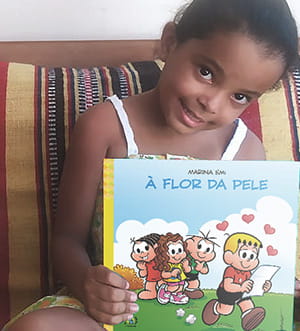 foto-crianca-lendo-livro